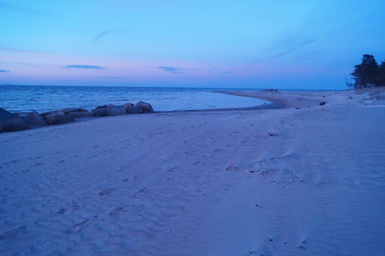 Kempings Saulesmajas Kolka Buitenkant foto